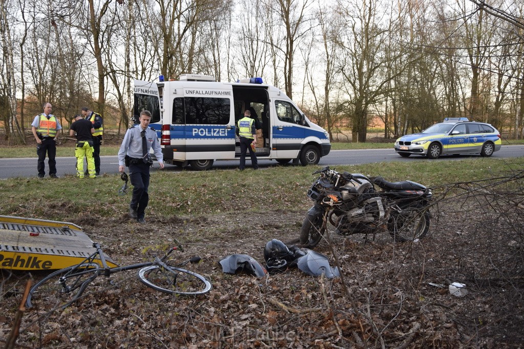 Schwerer VU Krad Fahrrad Koeln Porz Alte Koelnerstr P264.JPG - Miklos Laubert